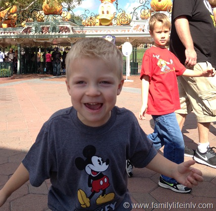 "Disneyland" "Disneyland California" "Disneyland Family" "Disneyland Trip" "Disneyland Kid"